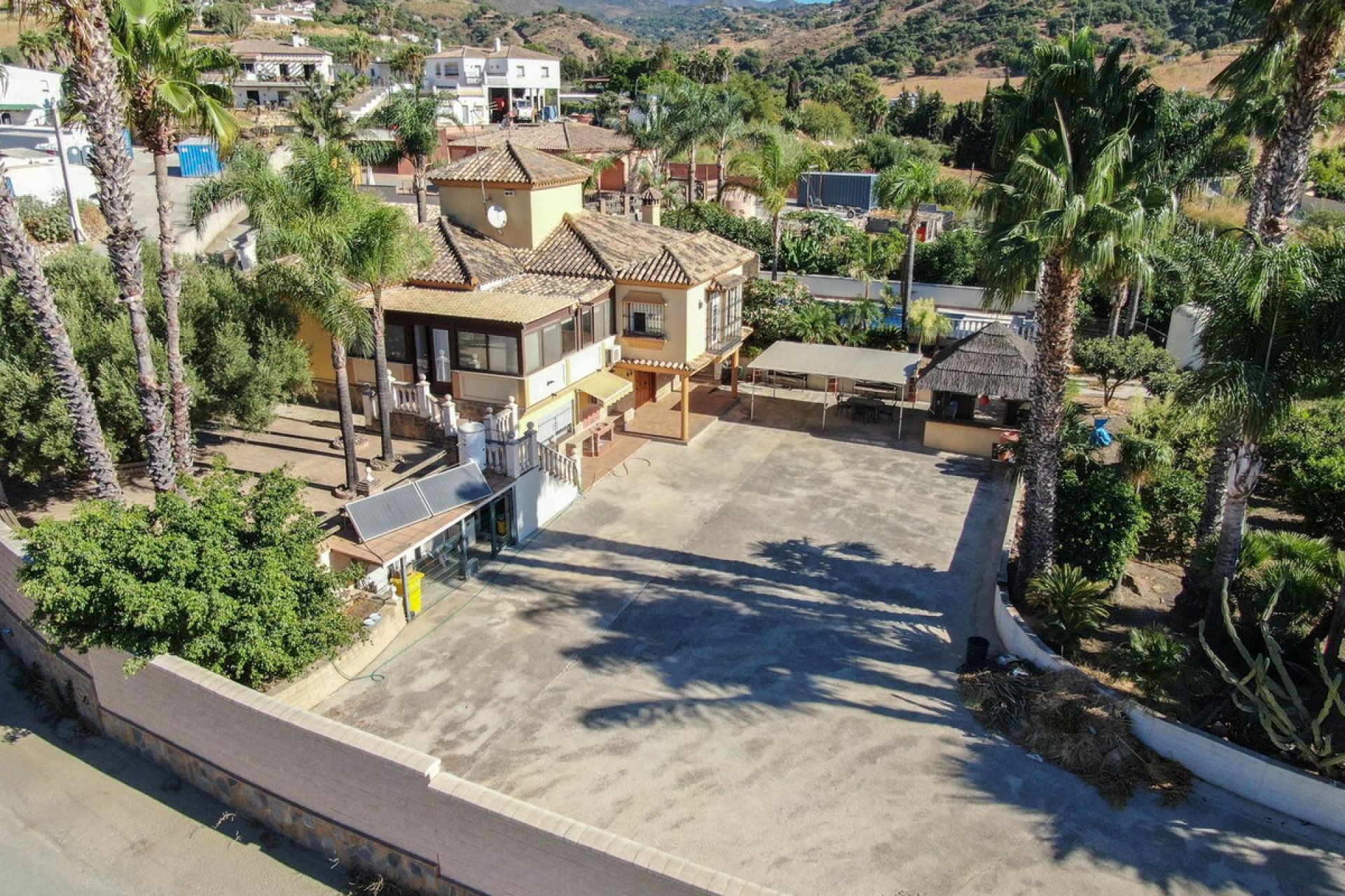 Resale - House - Finca - Cortijo - Estepona - Estepona Centro