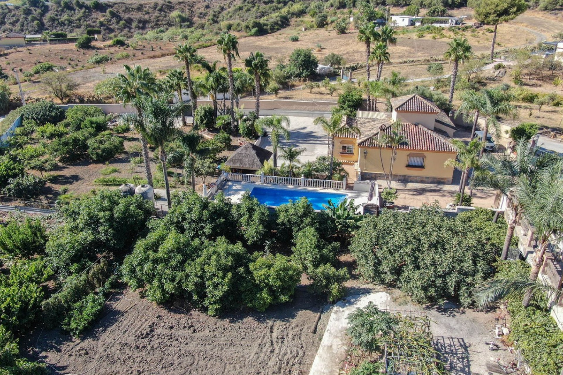 Resale - House - Finca - Cortijo - Estepona - Estepona Centro