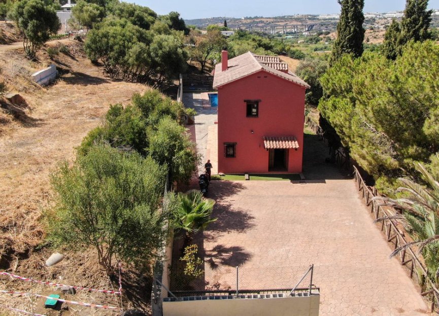 Resale - House - Finca - Cortijo - Estepona - Estepona Centro