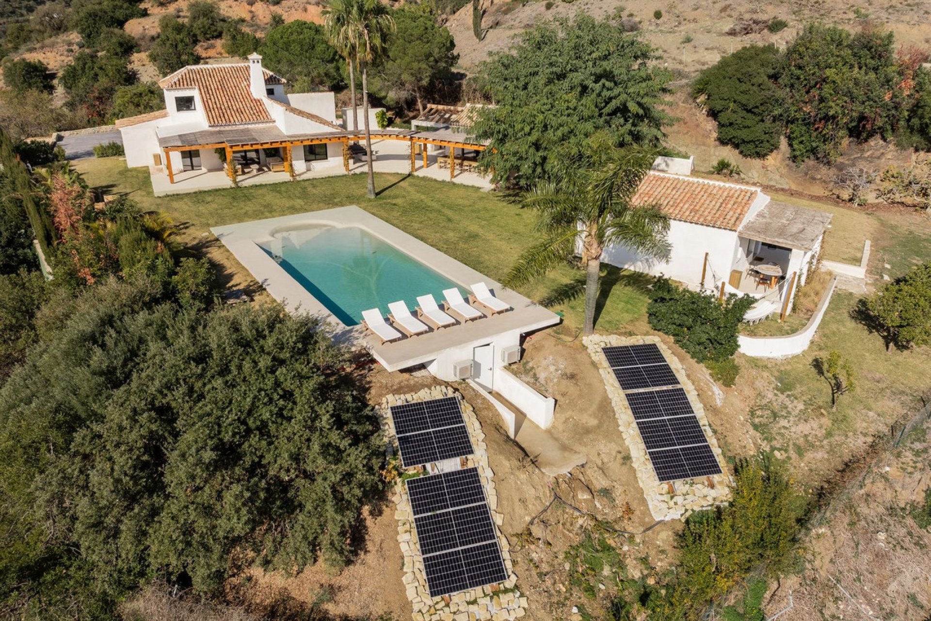 Resale - House - Finca - Cortijo - Estepona - Estepona Centro