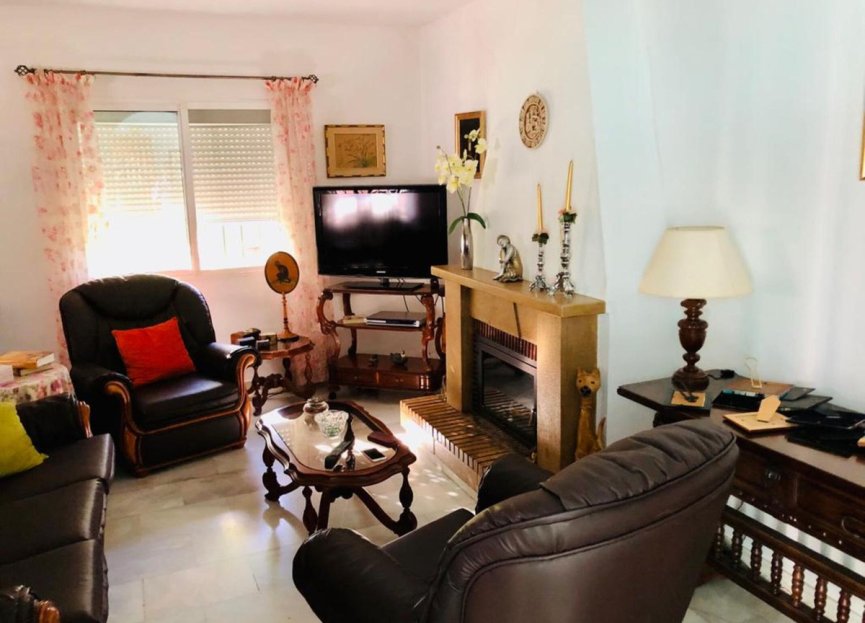 Resale - House - Finca - Cortijo - Estepona - Estepona Centro