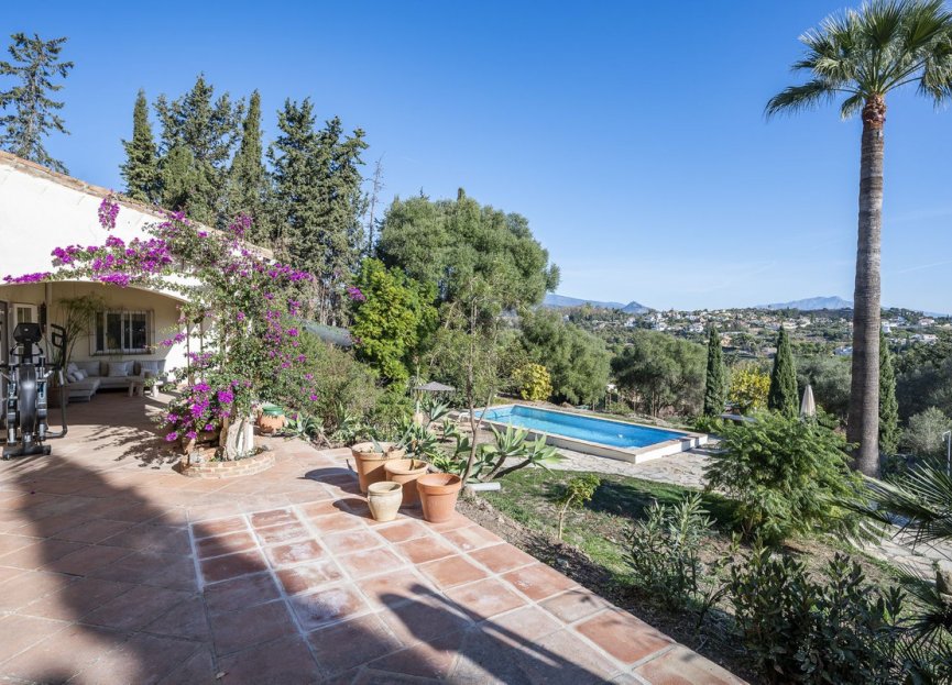 Resale - House - Finca - Cortijo - Estepona - Estepona Centro