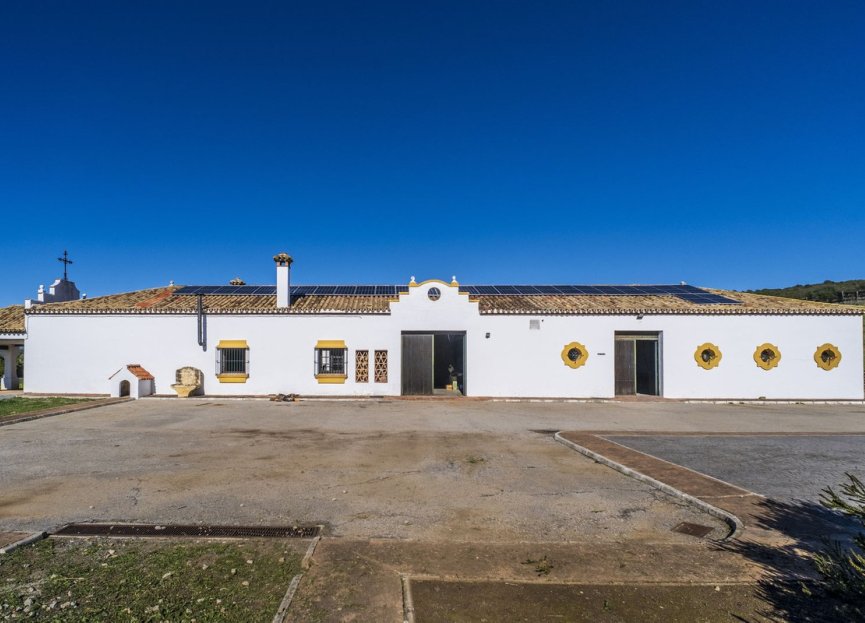 Resale - House - Finca - Cortijo - Estepona - Estepona Centro