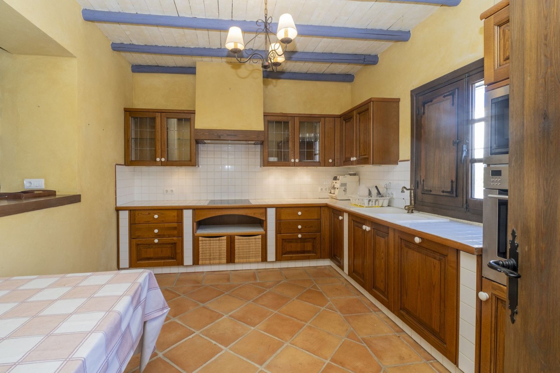 Resale - House - Finca - Cortijo - Estepona - Estepona Centro