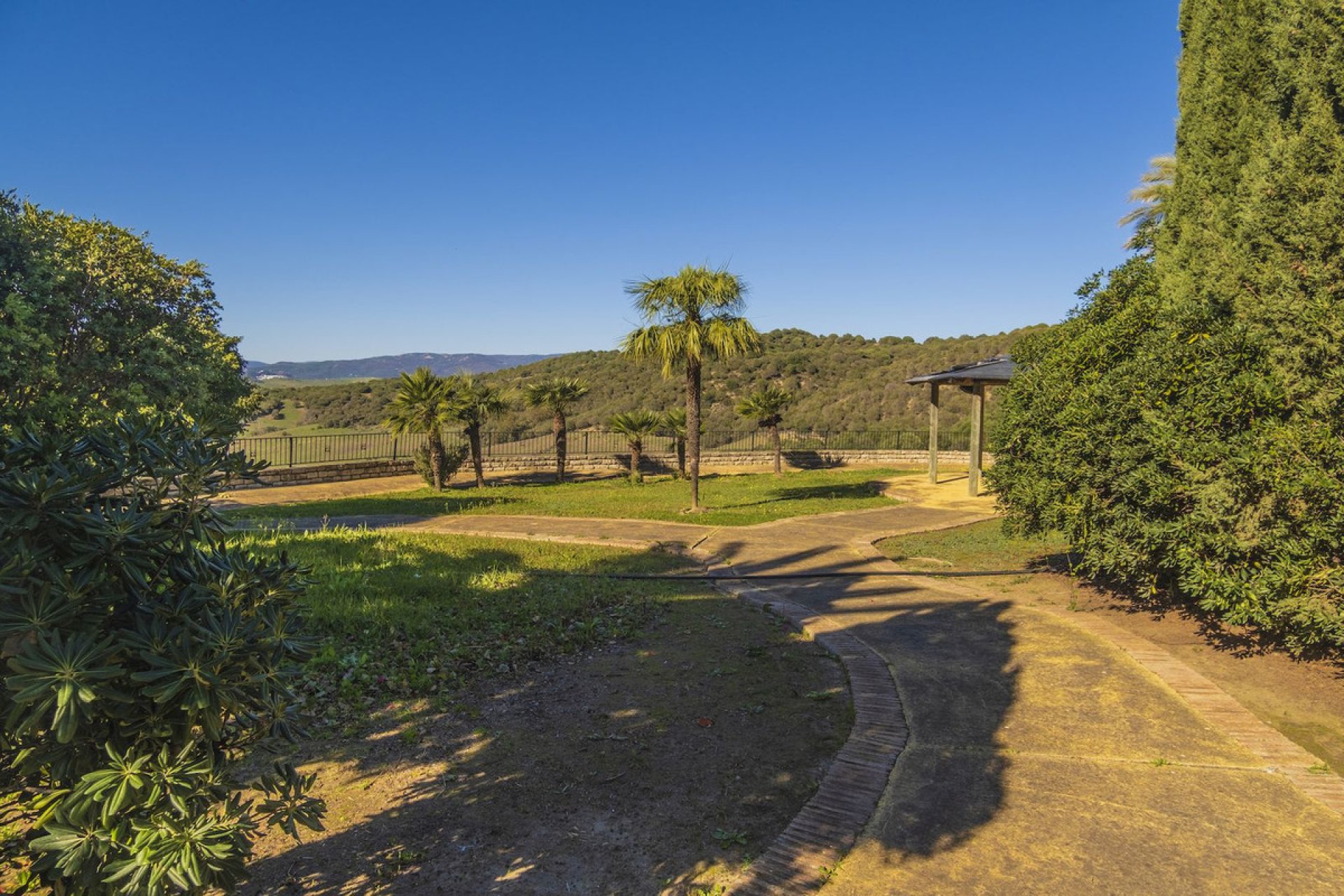 Resale - House - Finca - Cortijo - Estepona - Estepona Centro