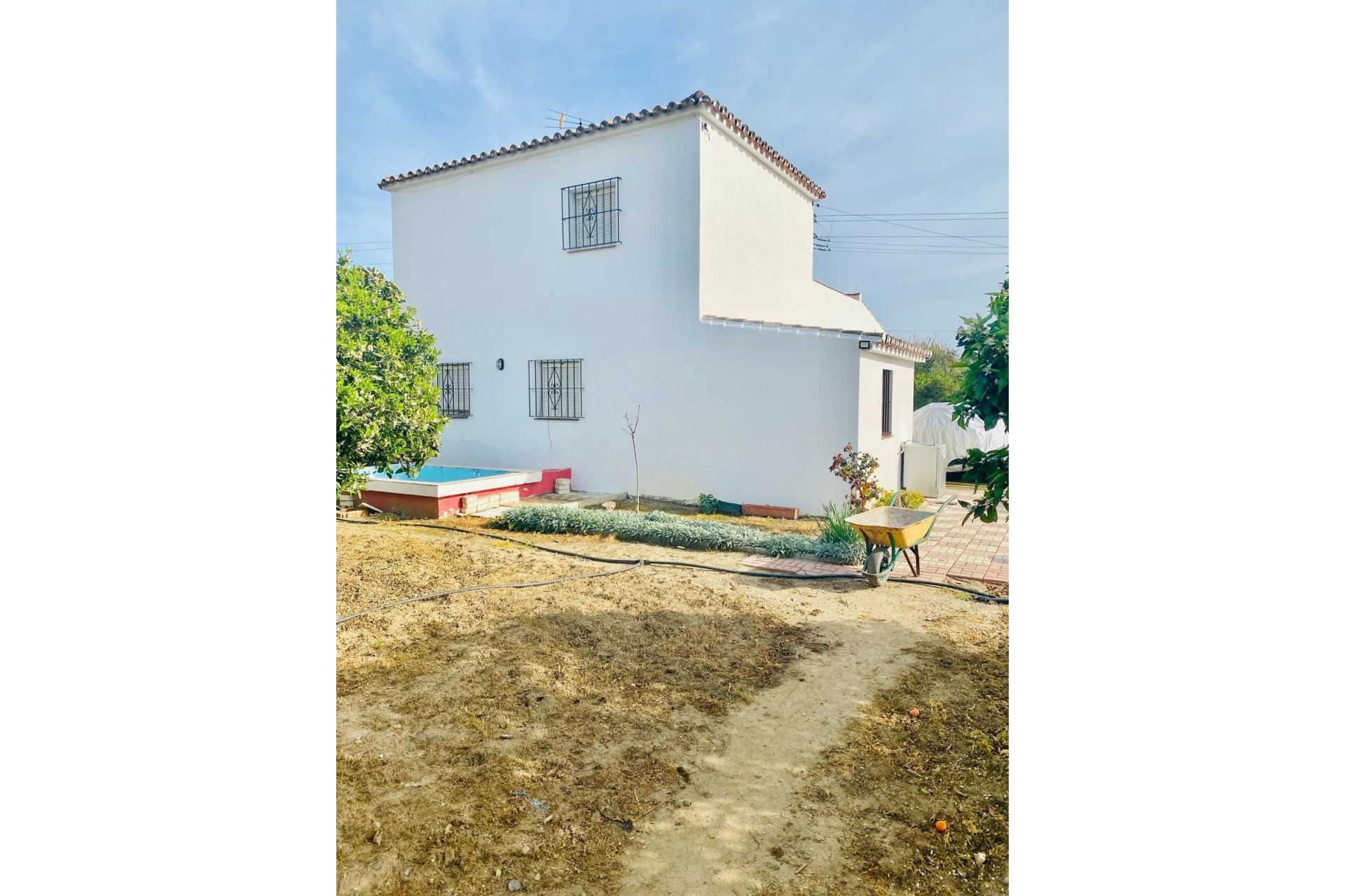 Resale - House - Finca - Cortijo - Estepona - Estepona Centro