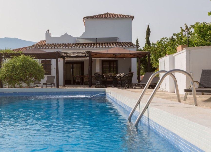 Resale - House - Finca - Cortijo - Estepona - Estepona Centro