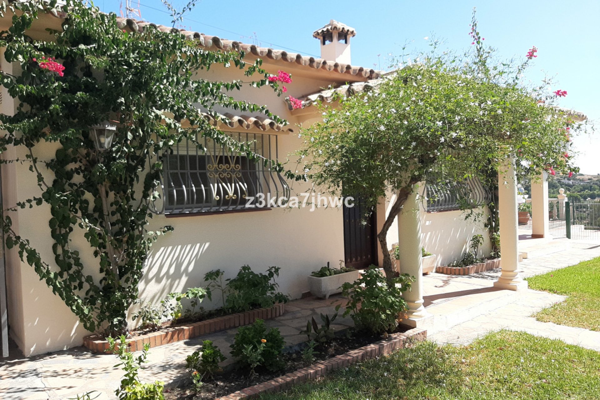 Resale - House - Finca - Cortijo - Estepona - Estepona Centro