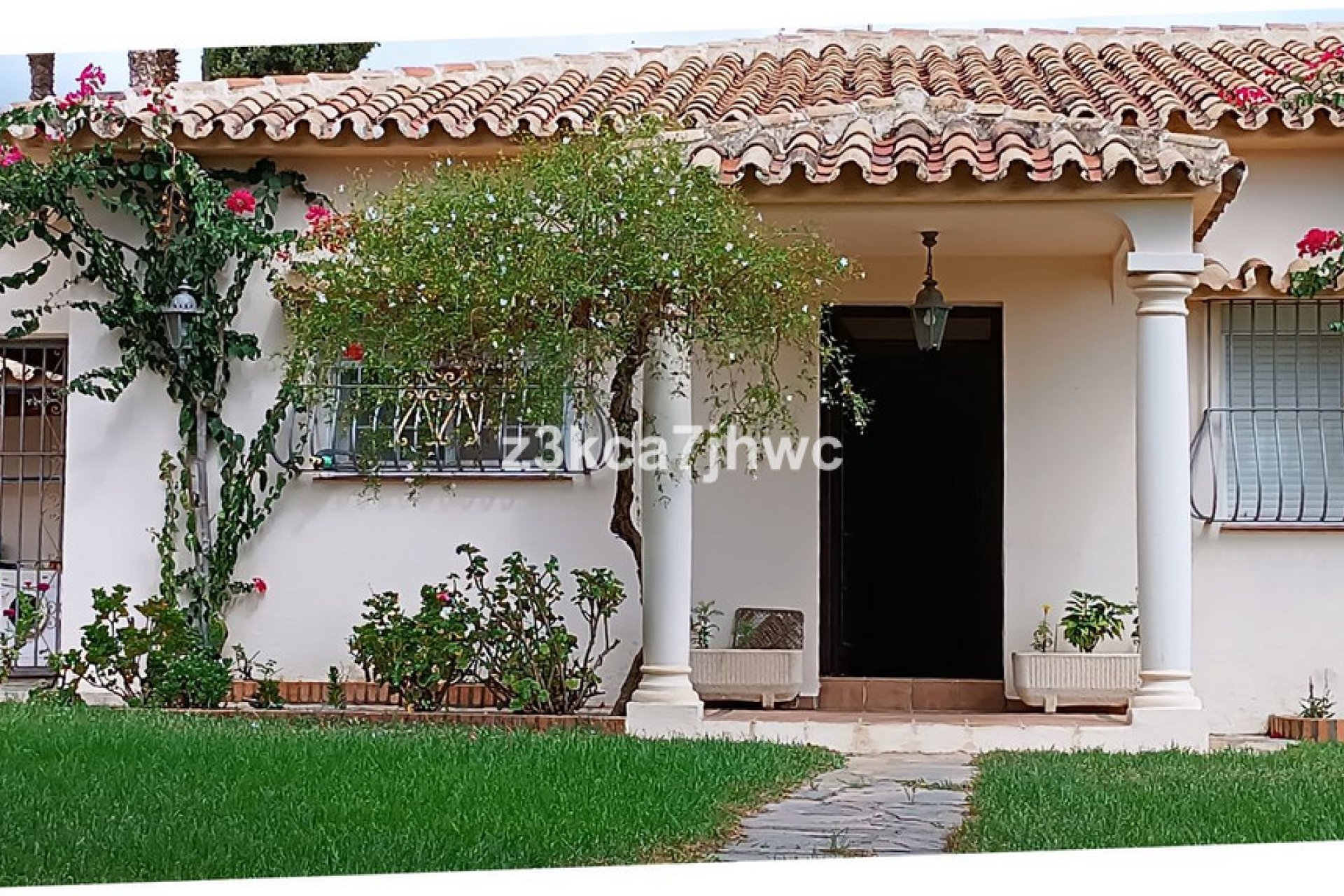 Resale - House - Finca - Cortijo - Estepona - Estepona Centro