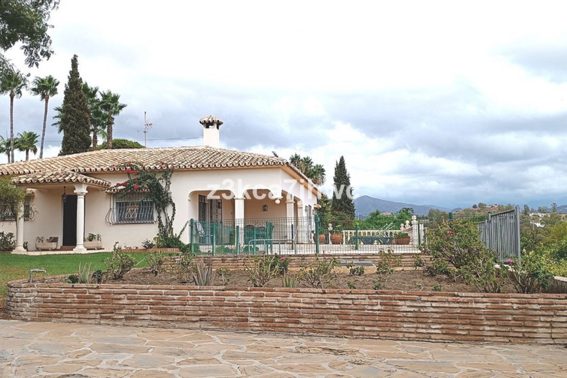 Resale - House - Finca - Cortijo - Estepona - Estepona Centro