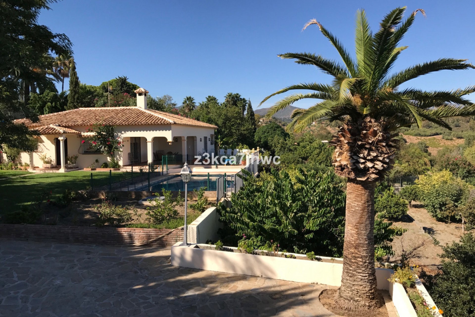 Resale - House - Finca - Cortijo - Estepona - Estepona Centro