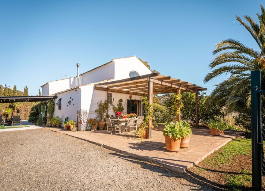 Resale - House - Finca - Cortijo - Estepona - Estepona Centro