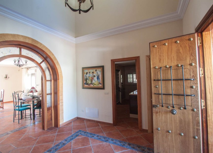 Resale - House - Finca - Cortijo - Estepona - Estepona Centro