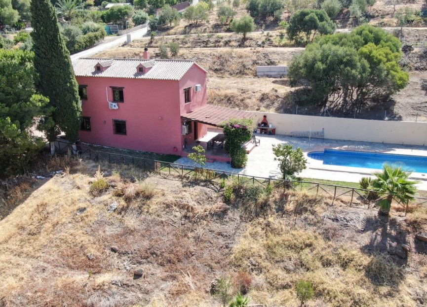 Resale - House - Finca - Cortijo - Estepona - Estepona Centro