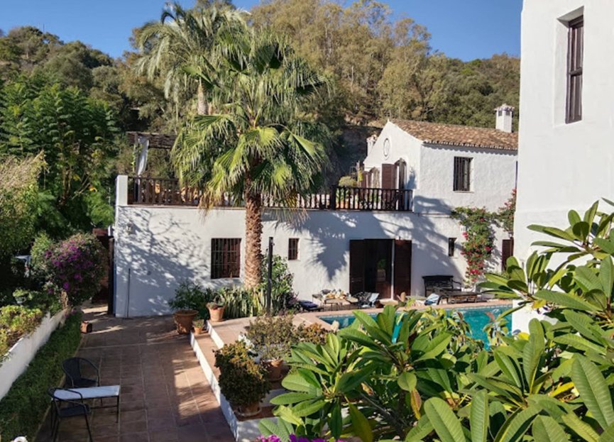 Resale - House - Finca - Cortijo - Estepona - Estepona Centro