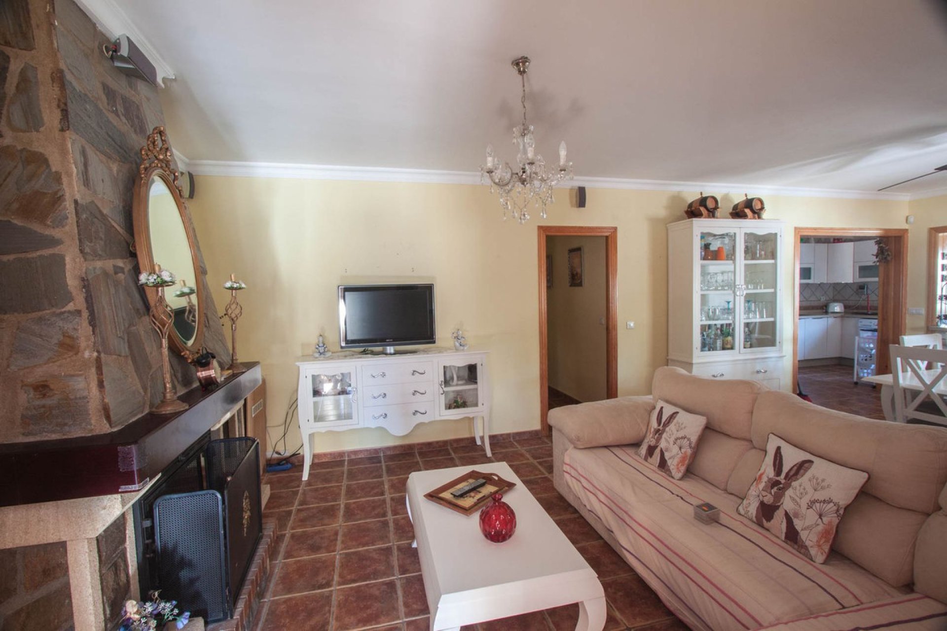 Resale - House - Finca - Cortijo - Estepona - Estepona Centro