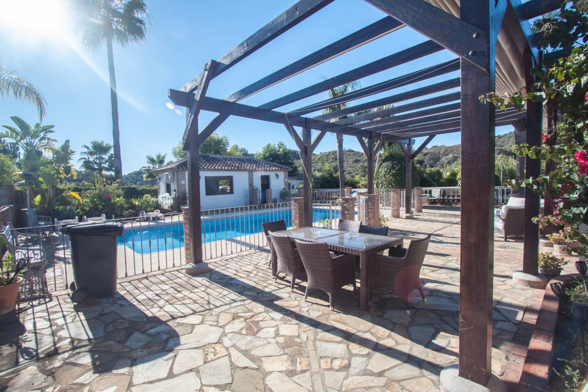 Resale - House - Finca - Cortijo - Estepona - Estepona Centro