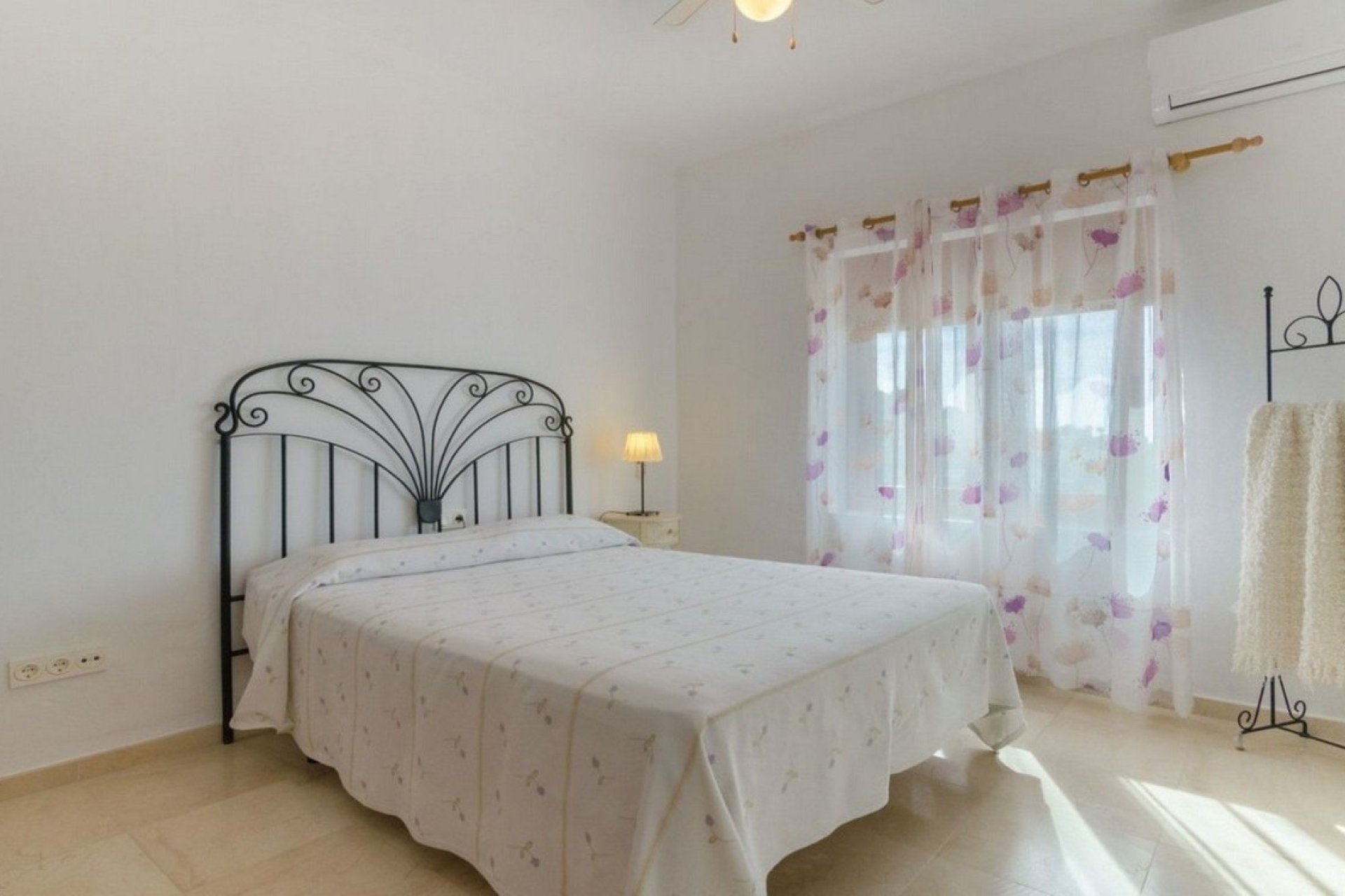 Resale - House - Finca - Cortijo - Estepona - Estepona Centro