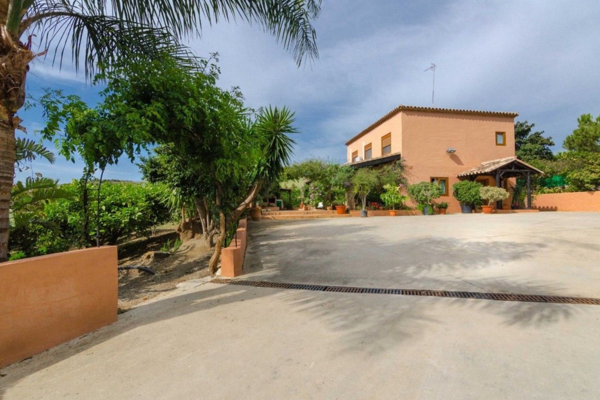 Resale - House - Finca - Cortijo - Estepona - Estepona Centro