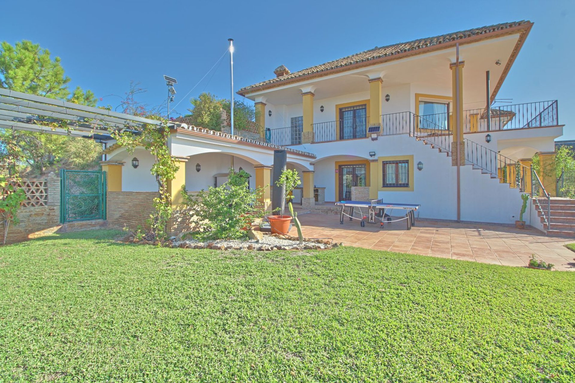 Resale - House - Finca - Cortijo - Estepona - Estepona Centro