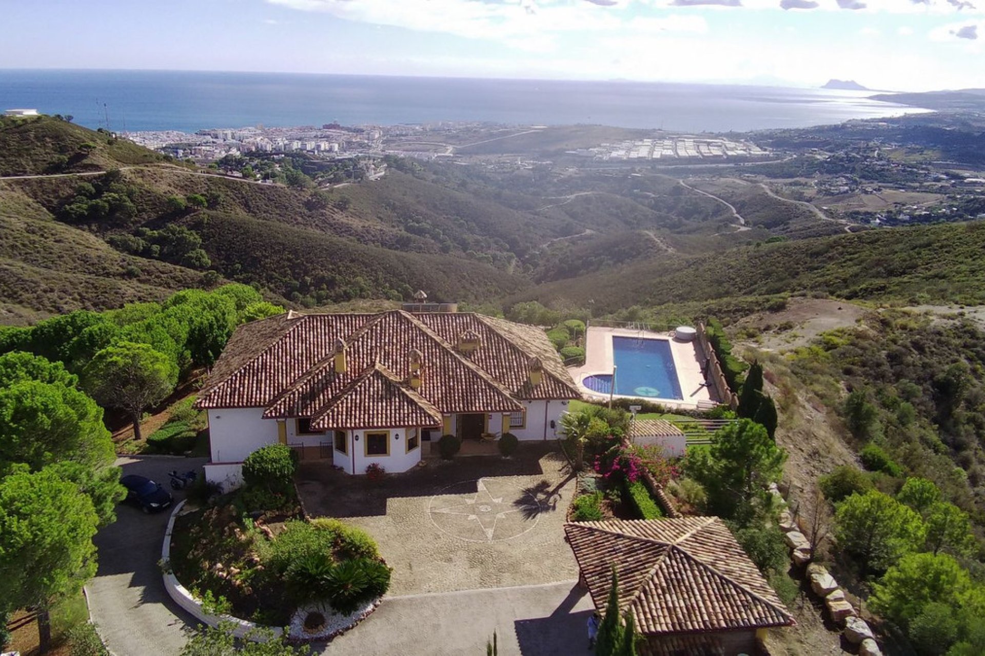 Resale - House - Finca - Cortijo - Estepona - Estepona Centro