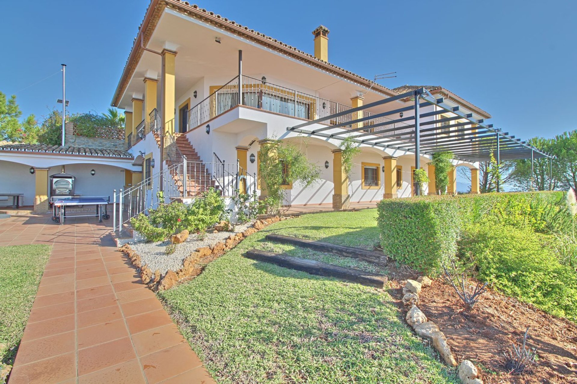 Resale - House - Finca - Cortijo - Estepona - Estepona Centro