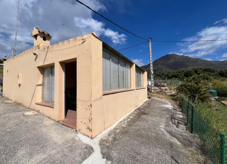 Resale - House - Finca - Cortijo - Estepona - Estepona Centro