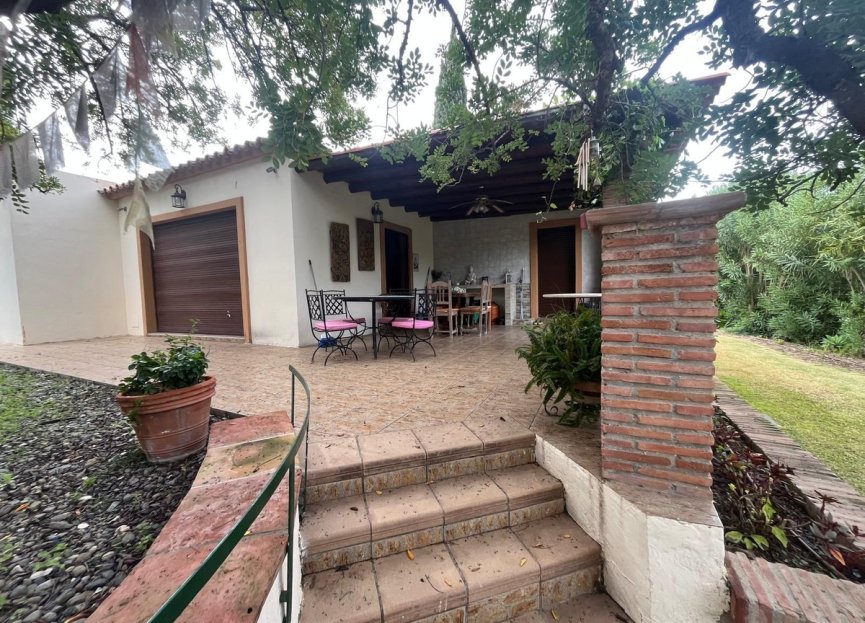 Resale - House - Finca - Cortijo - Estepona - Estepona Centro