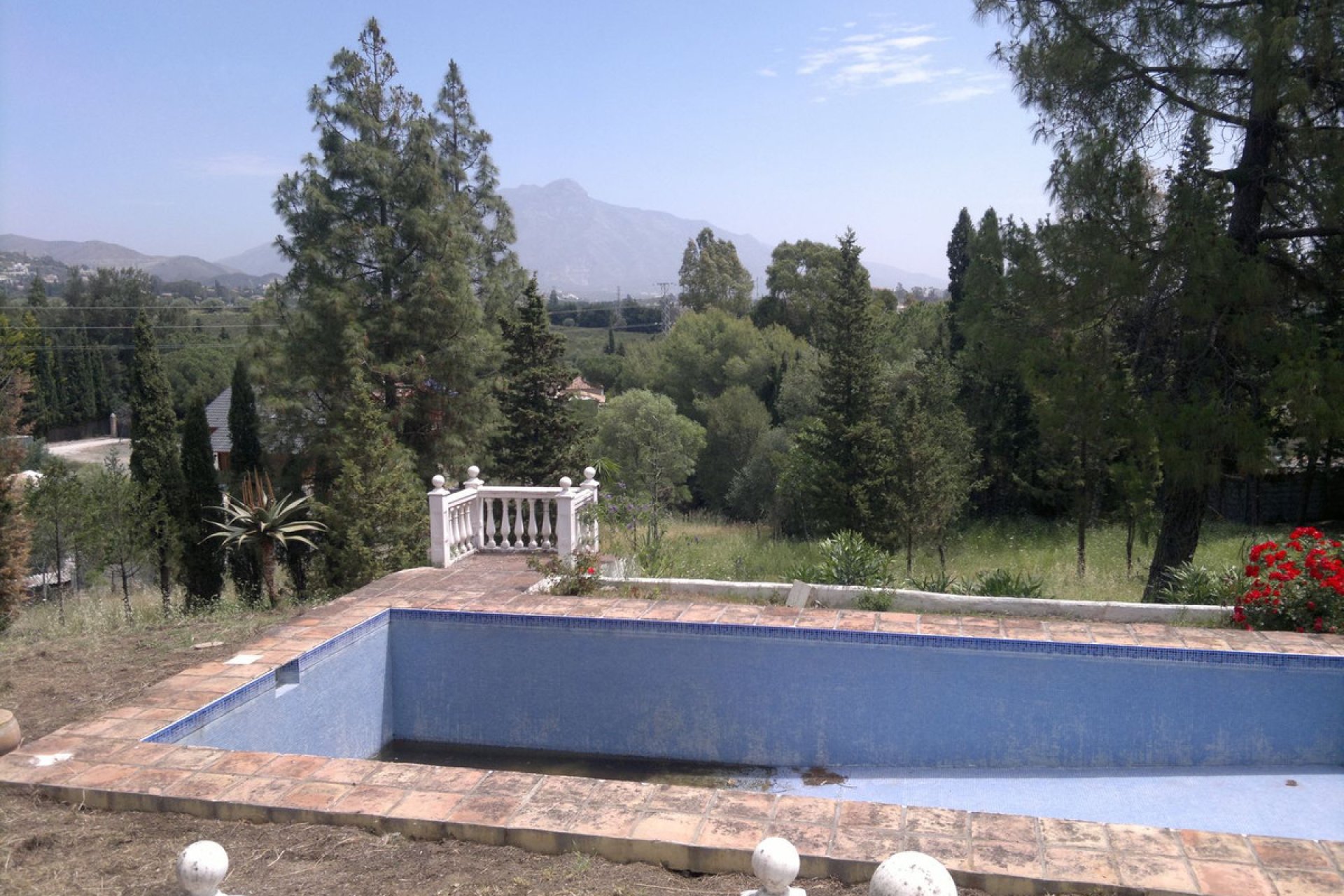 Resale - House - Finca - Cortijo - Marbella - Guadalmina Alta