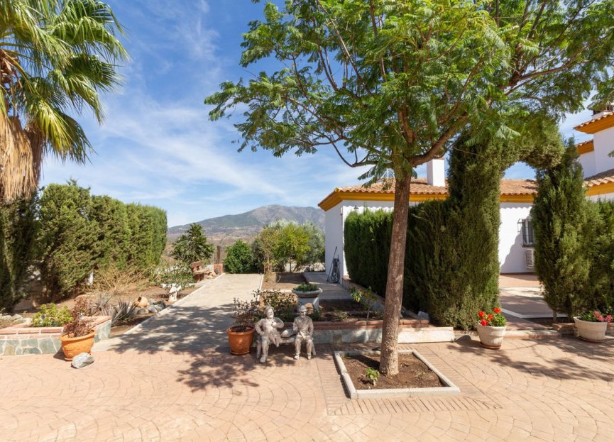 Resale - House - Finca - Cortijo - Mijas