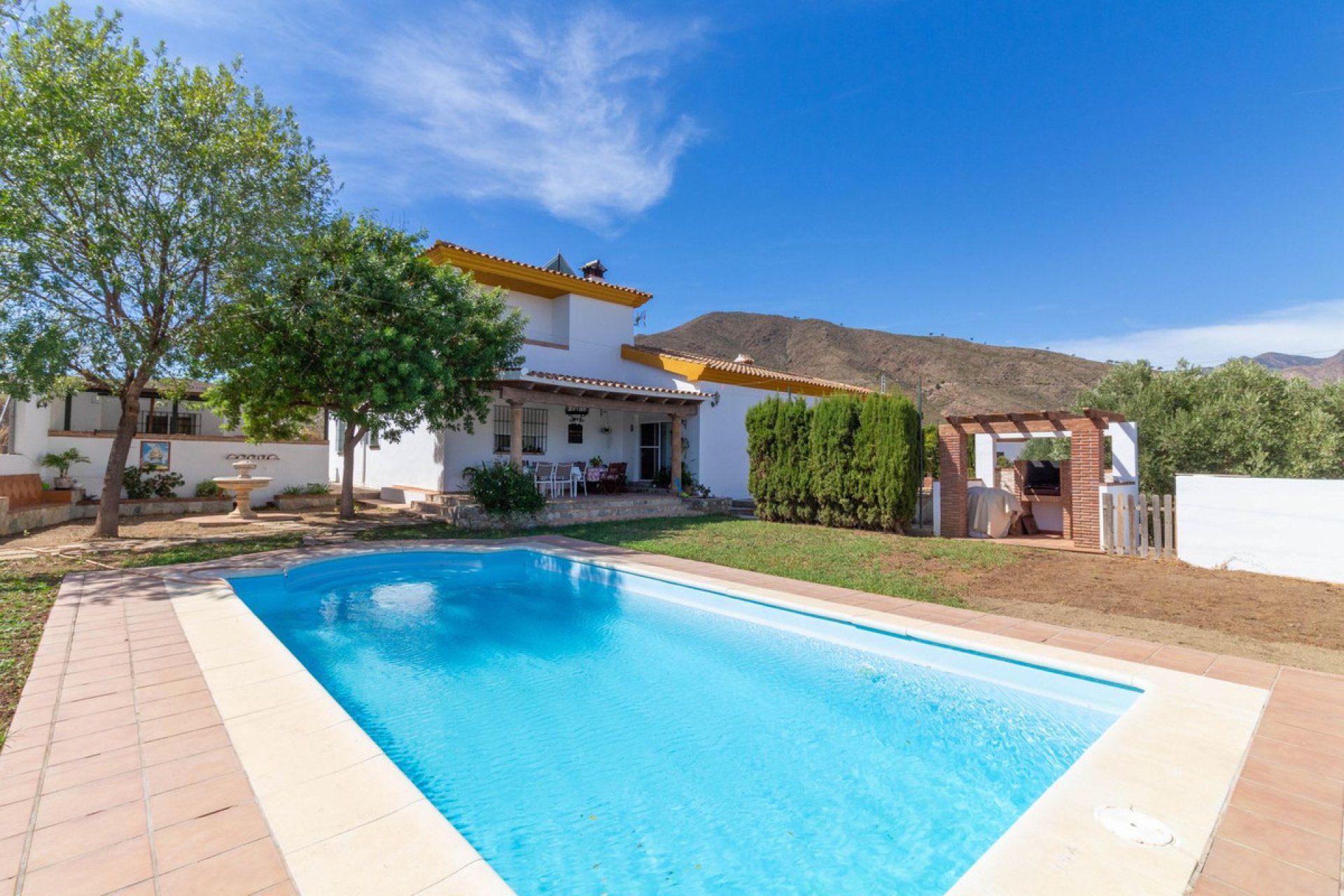 Resale - House - Finca - Cortijo - Mijas