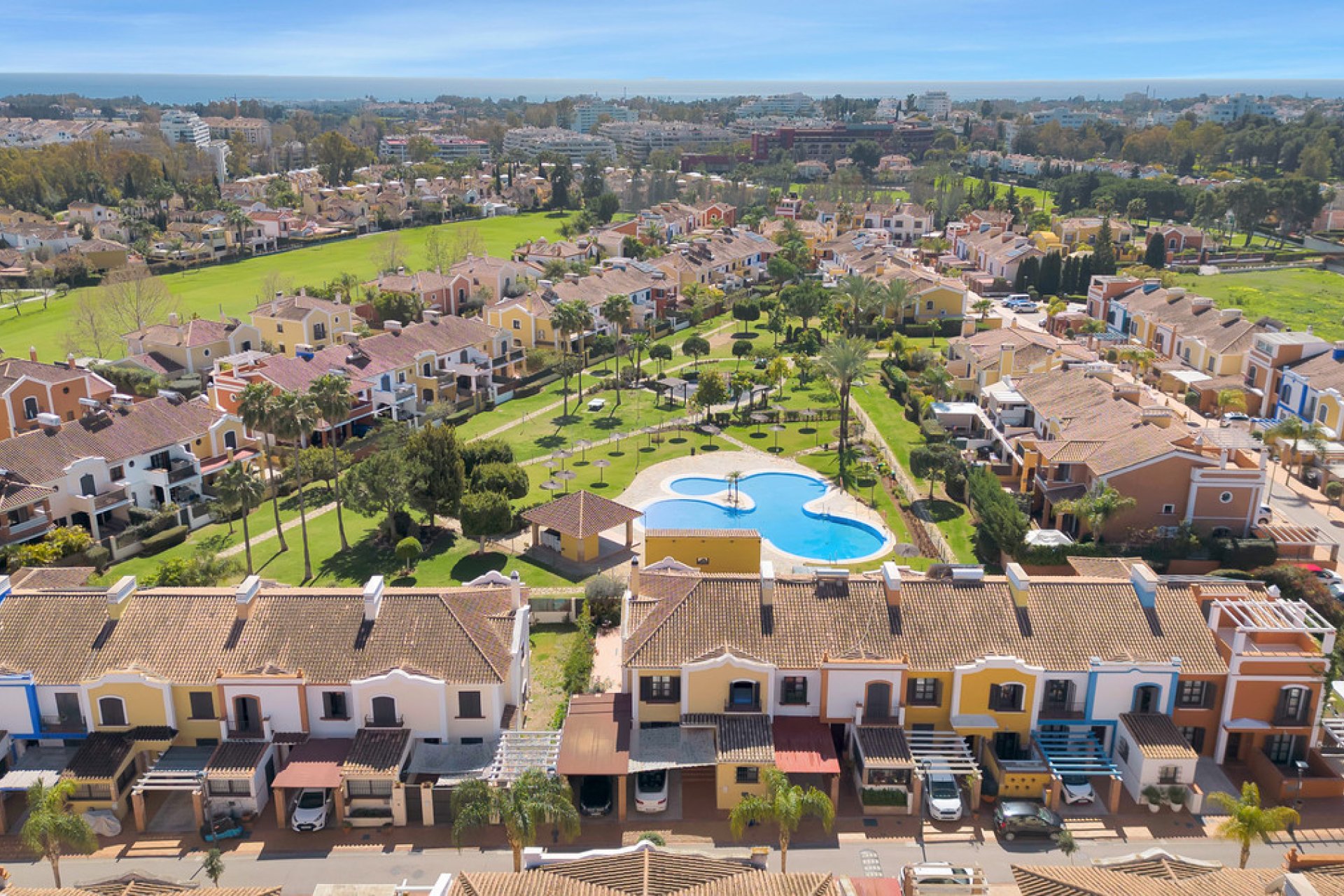 Resale - House - Guadalmina Alta