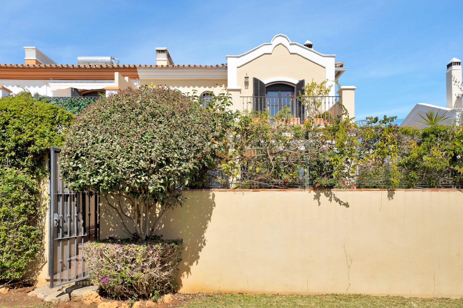 Resale - House - Guadalmina Alta