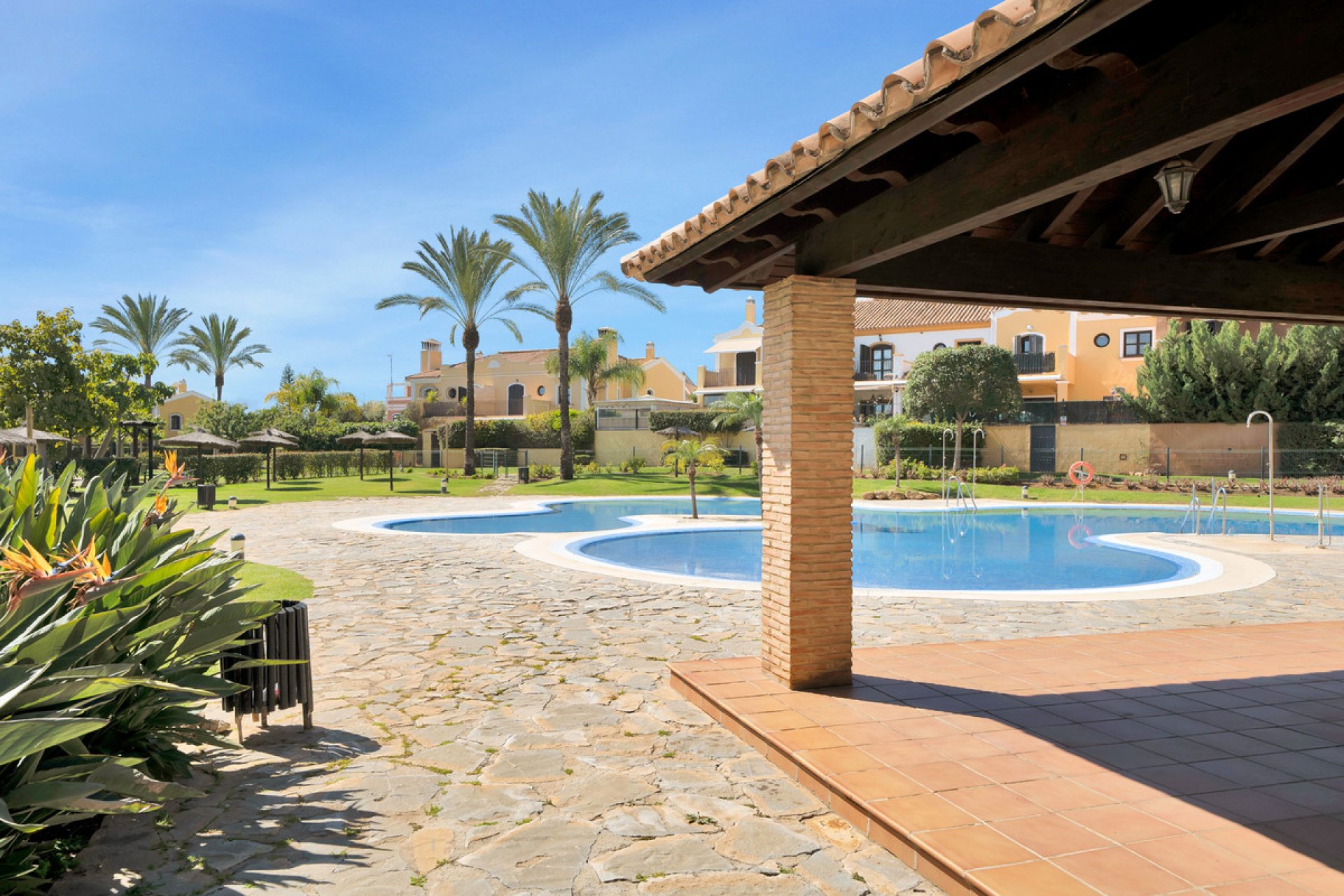 Resale - House - Guadalmina Alta