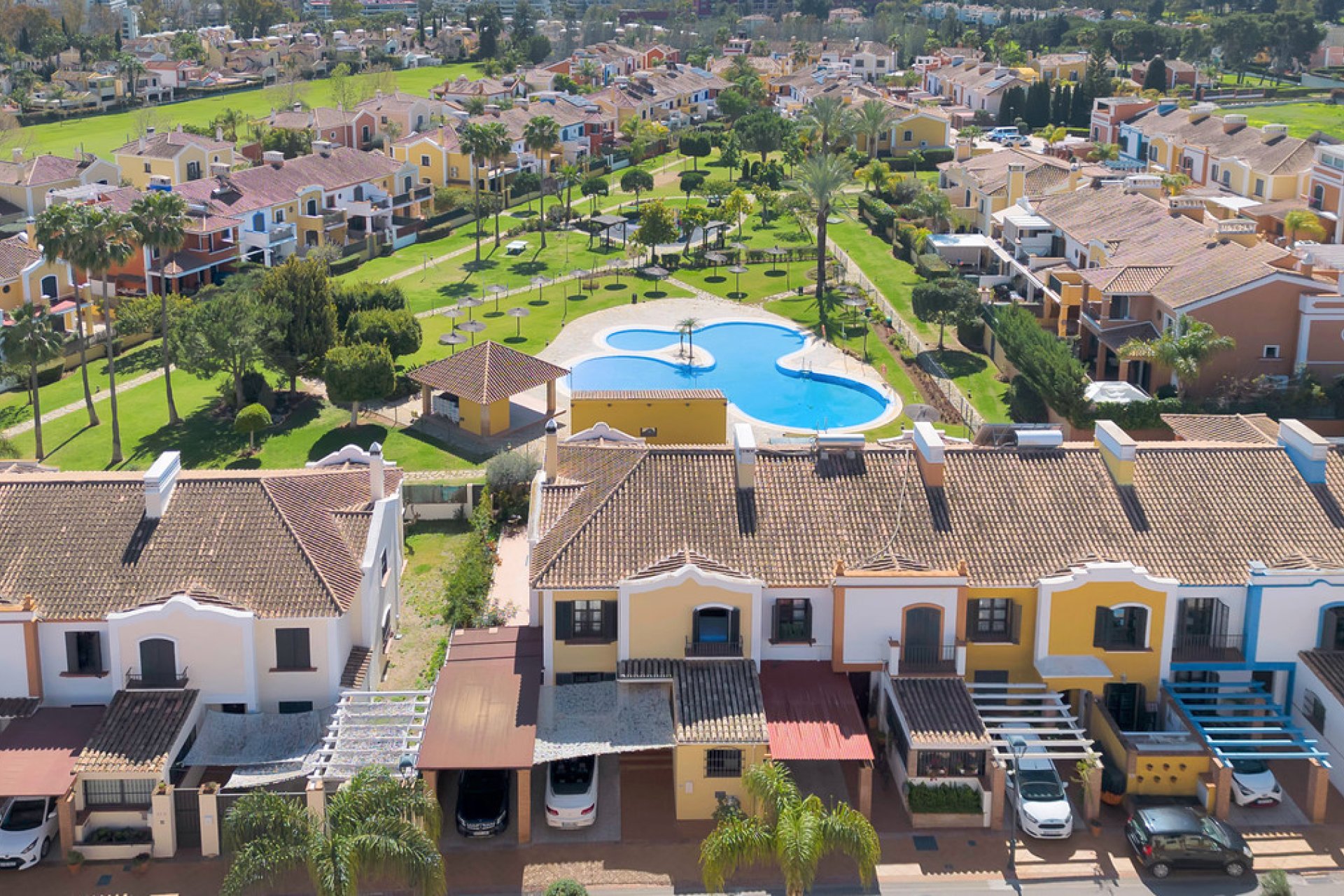 Resale - House - Guadalmina Alta