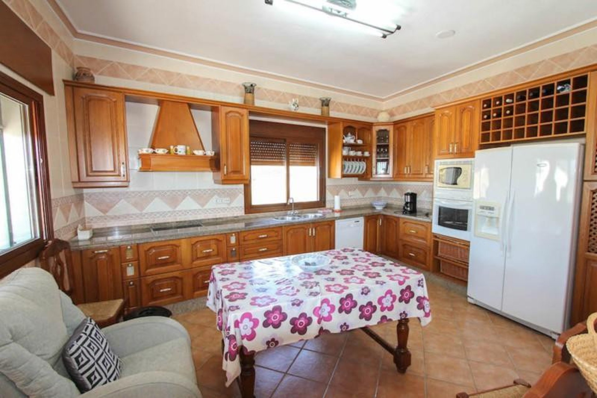 Resale - House - Guaro