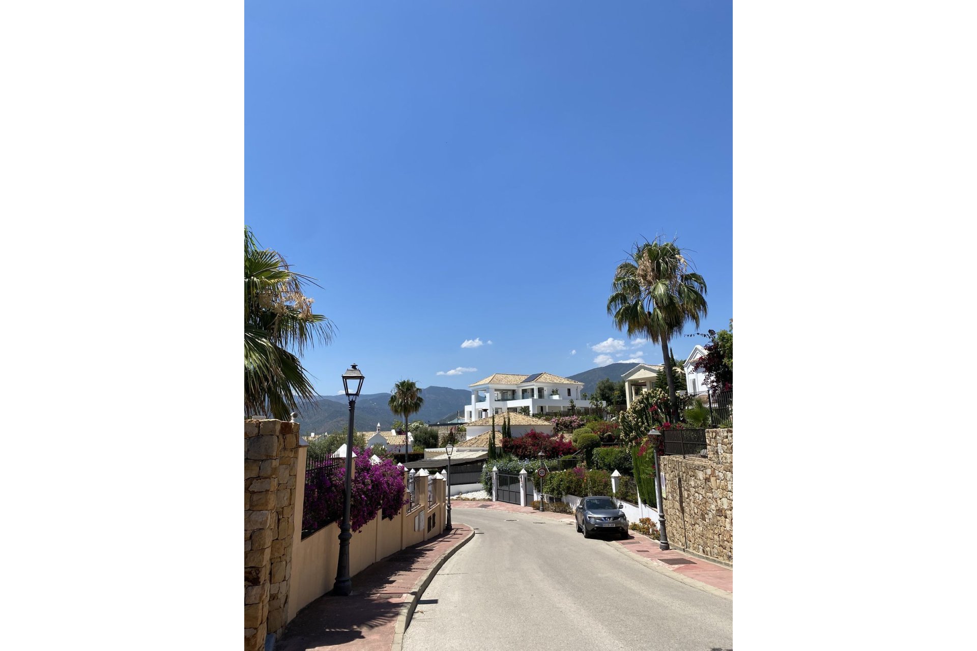 Resale - House - Marbella