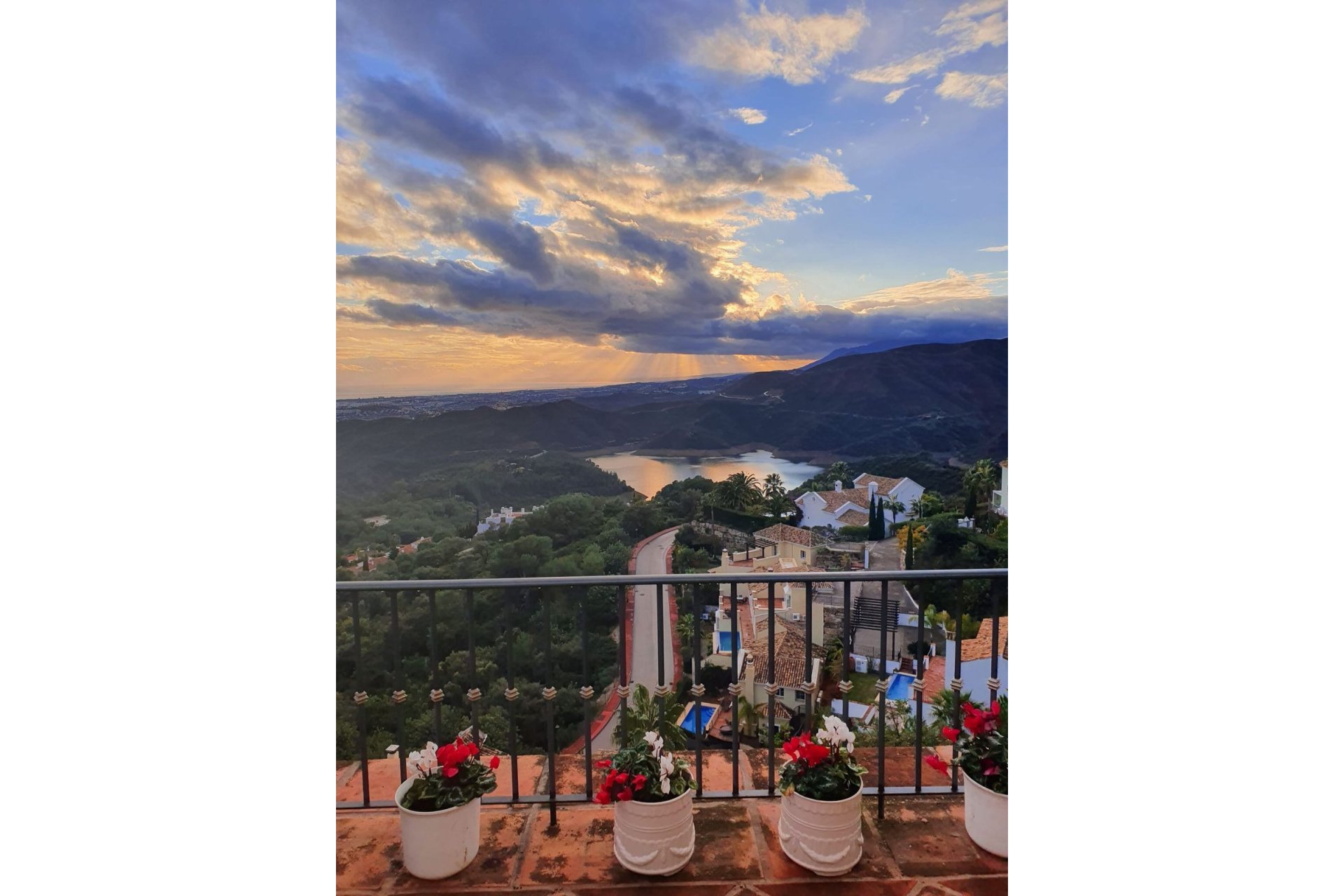 Resale - House - Marbella