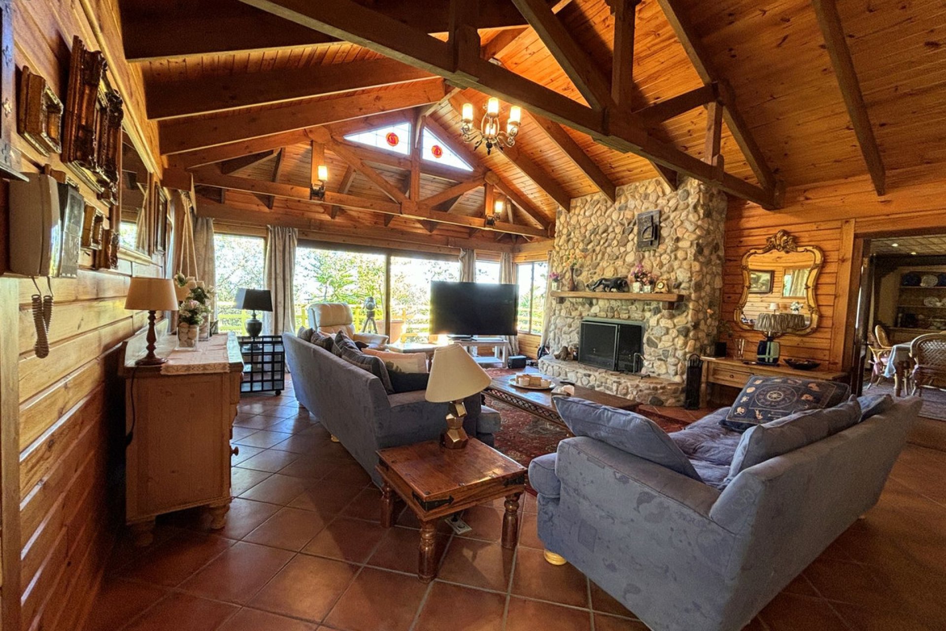 Resale - House - Monda