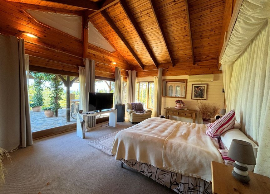 Resale - House - Monda