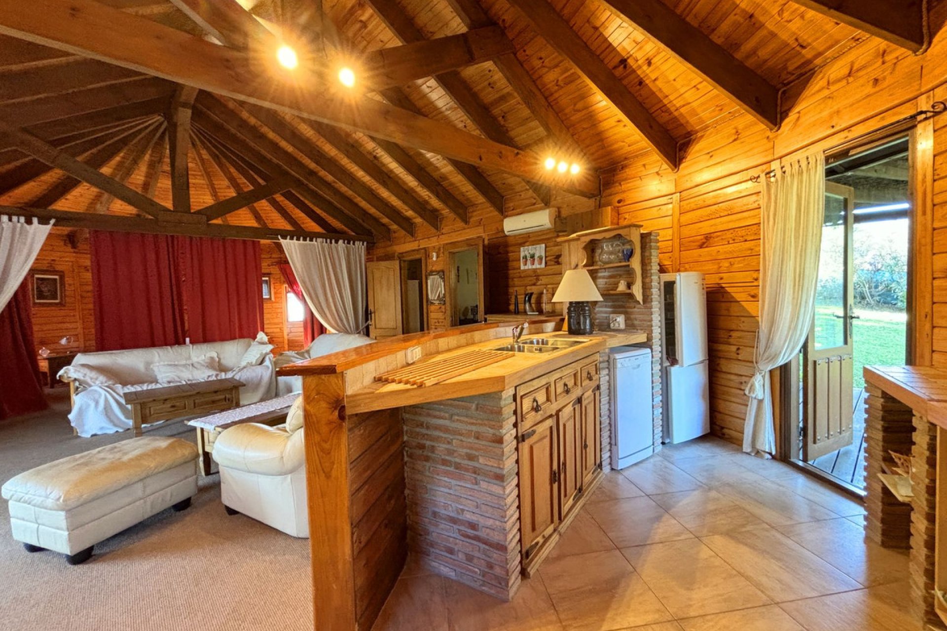 Resale - House - Monda