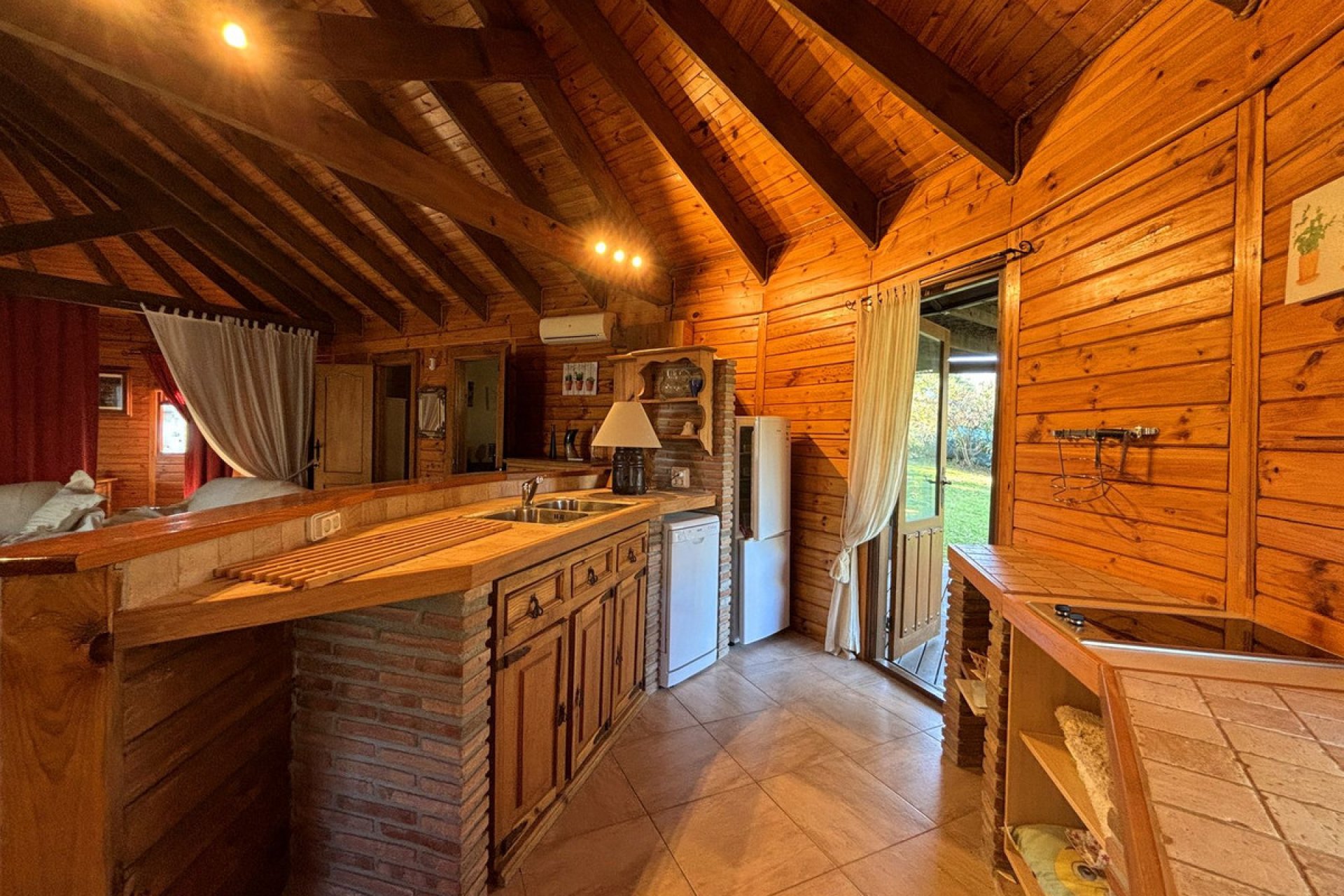 Resale - House - Monda