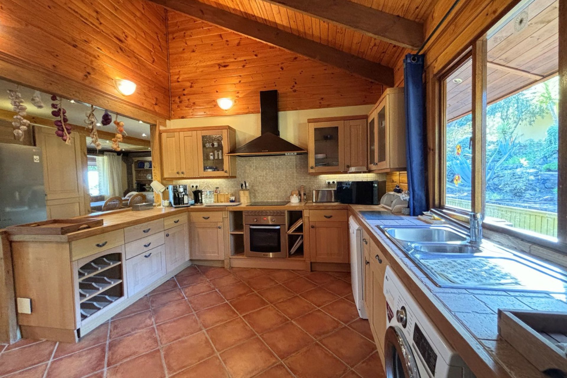 Resale - House - Monda