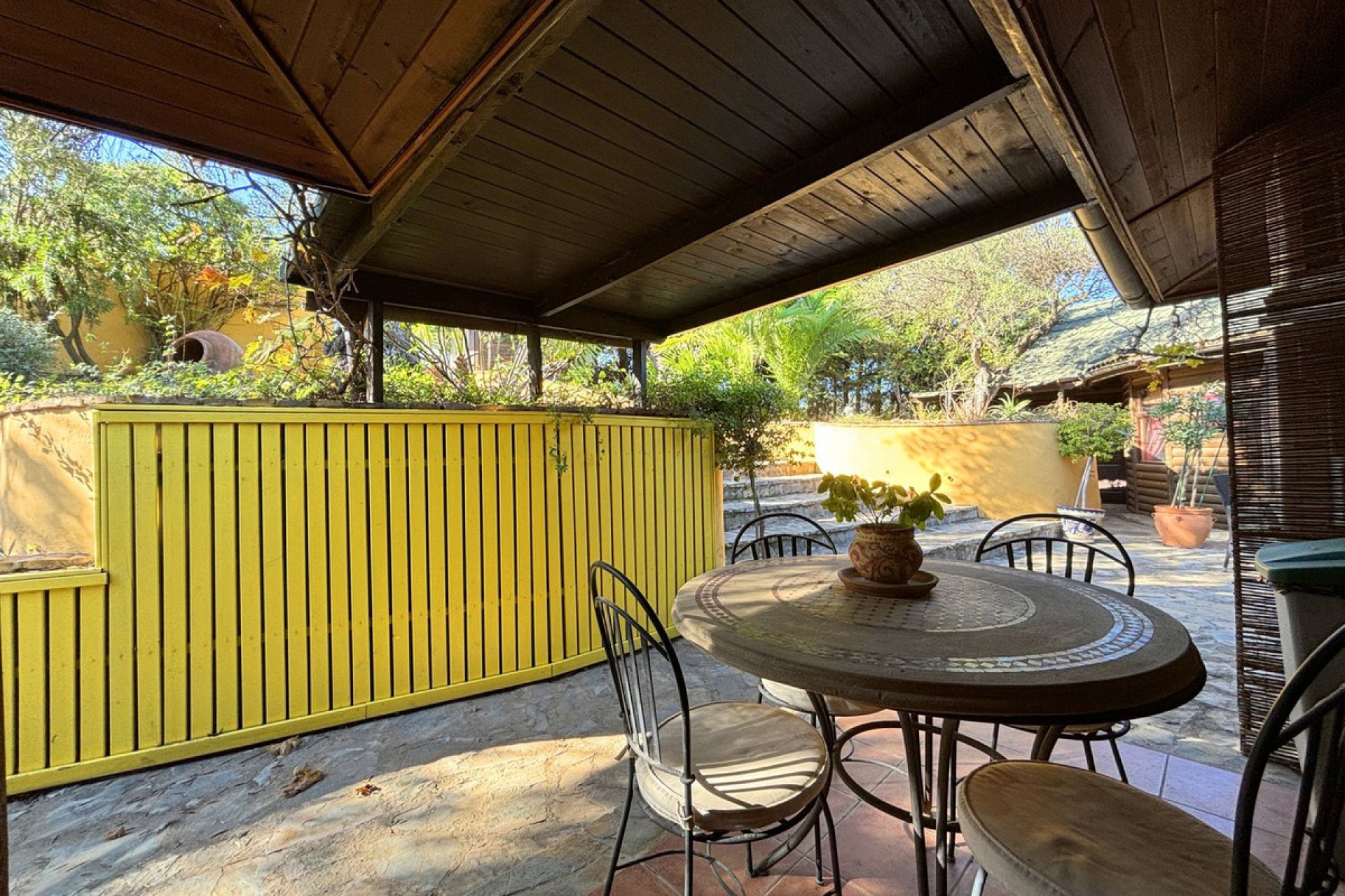 Resale - House - Monda