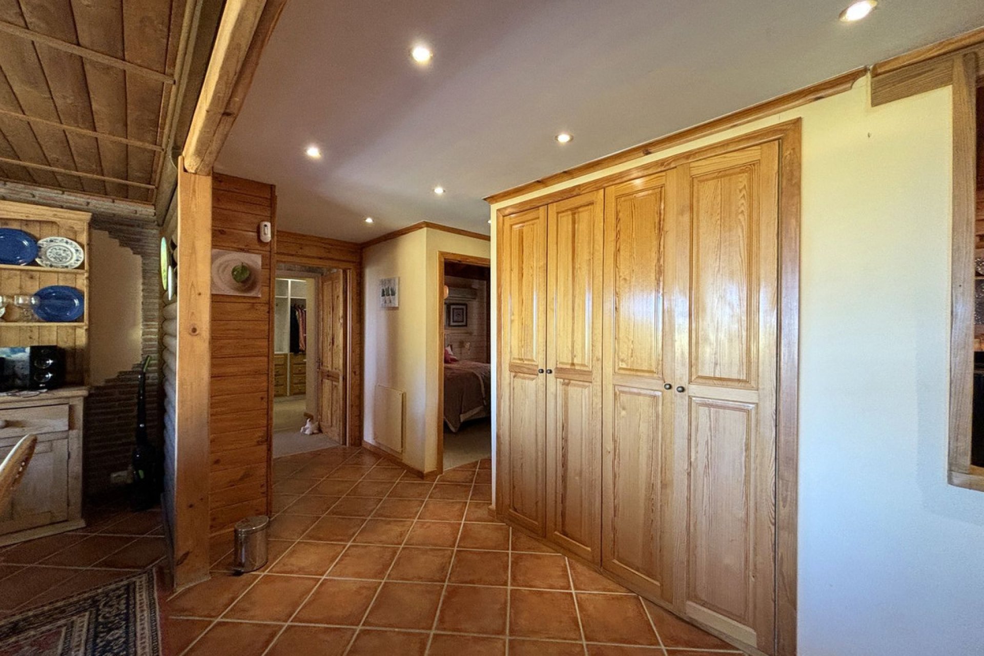 Resale - House - Monda