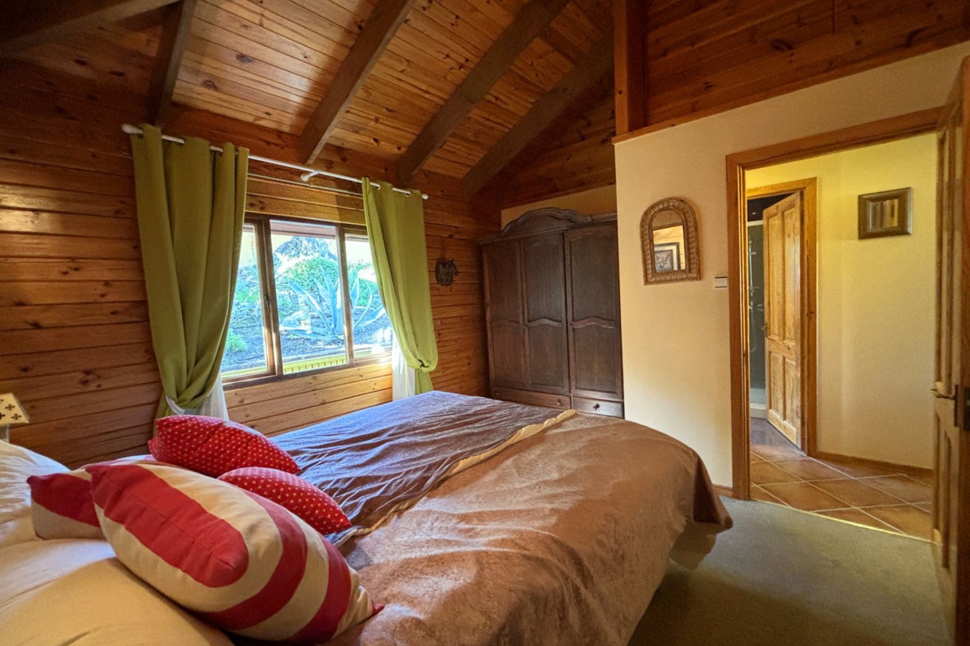 Resale - House - Monda