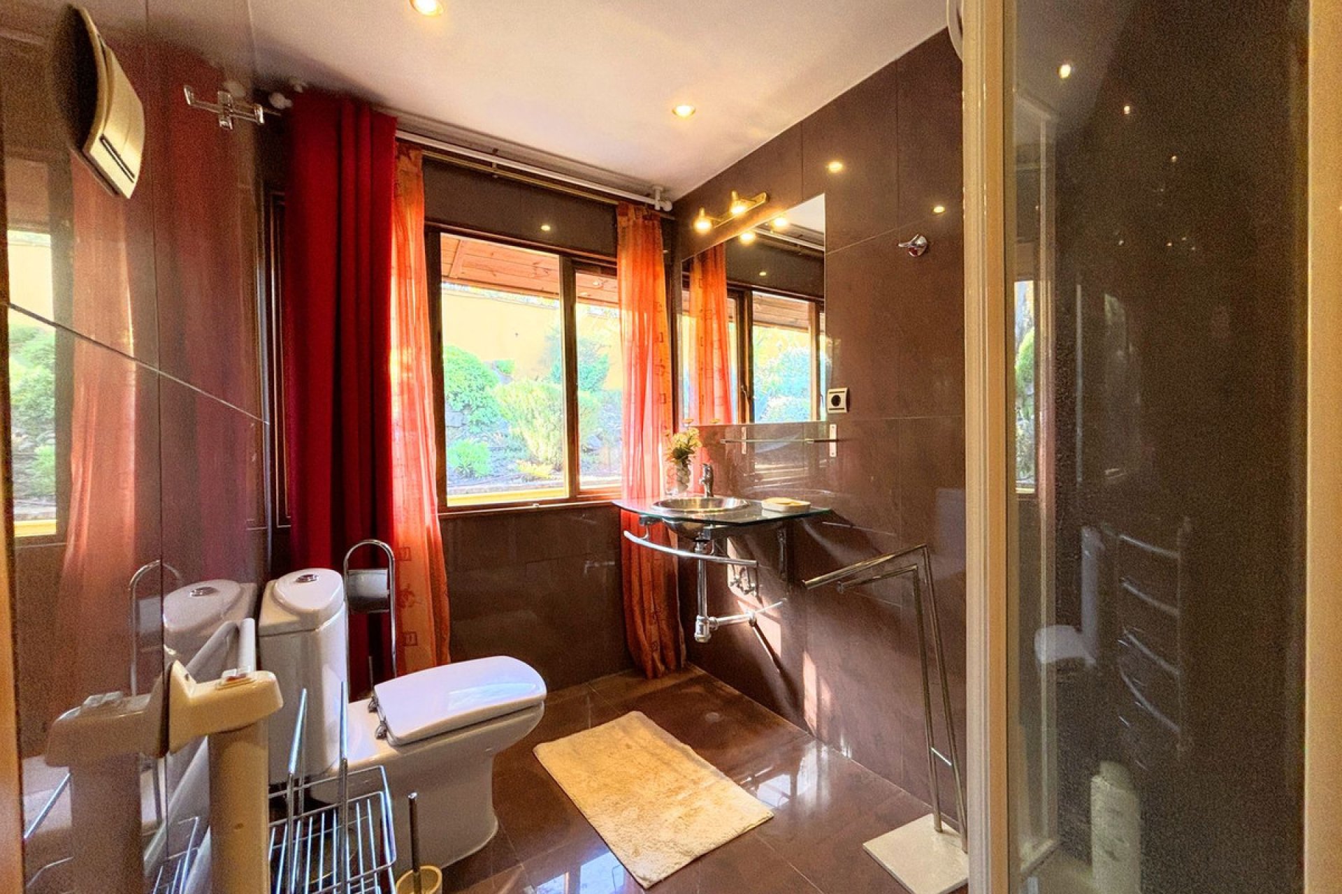 Resale - House - Monda