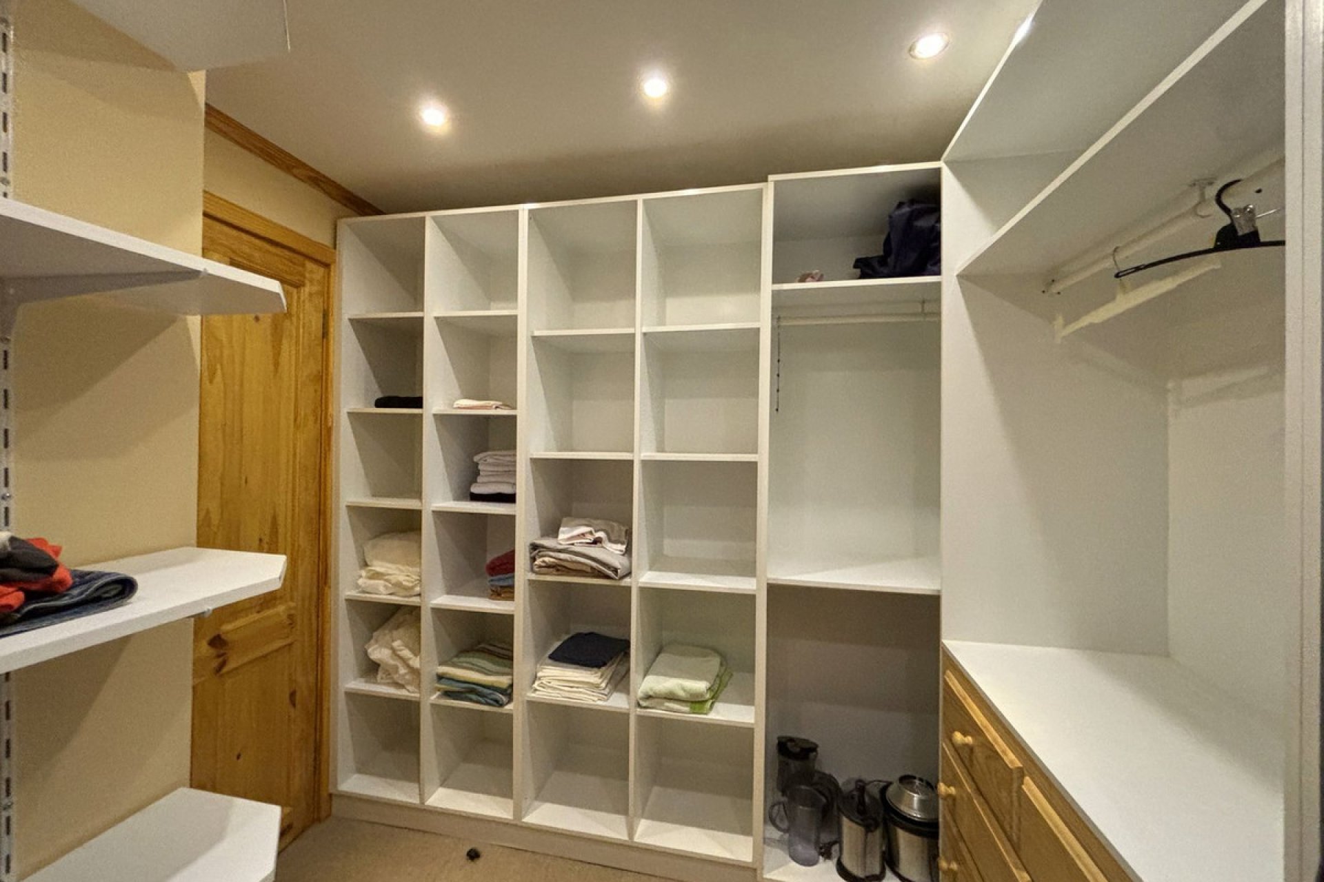 Resale - House - Monda