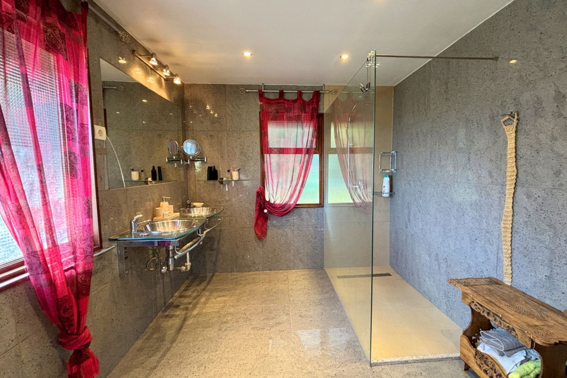 Resale - House - Monda