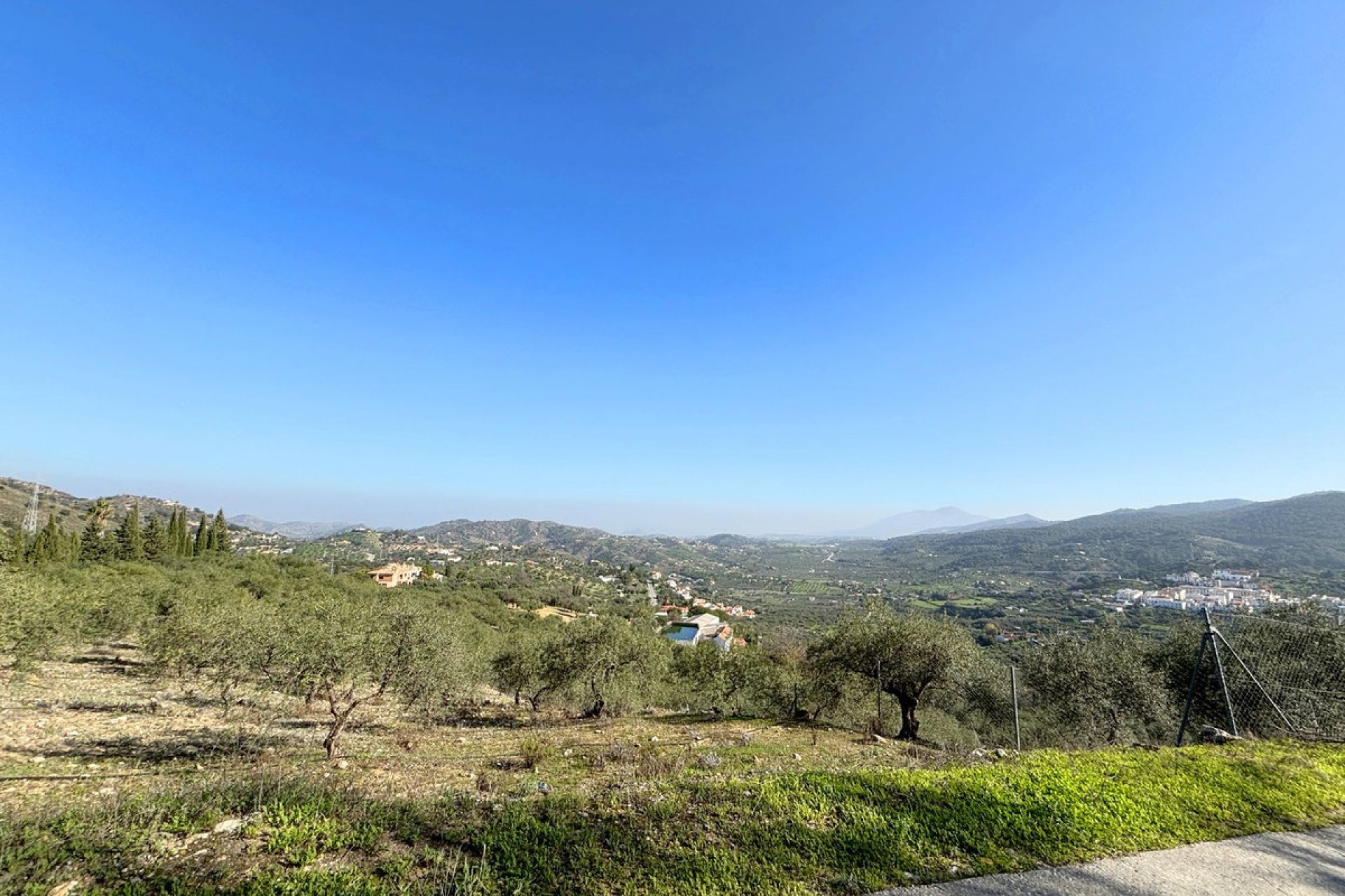 Resale - House - Monda